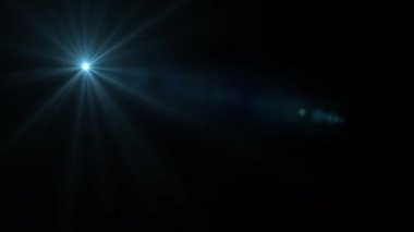 Siyah arka plan üzerinde Diyagonal Hareketli lens parlama etkisi. 4k animasyon.