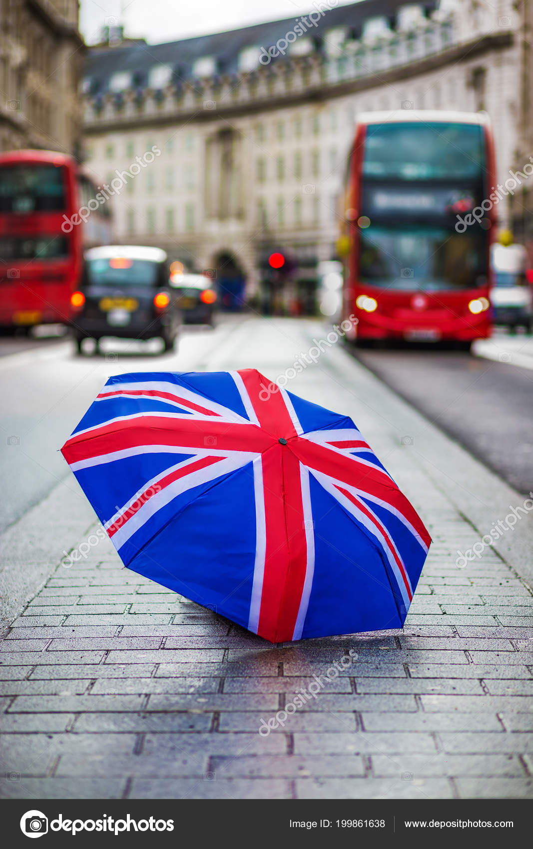 London England British Umbrella Busy Regent Street Iconic Red Double –  Stock Editorial Photo © zoltangabor #199861638