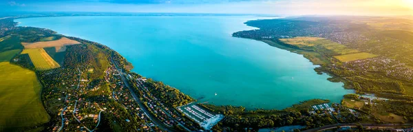 Balatonfuzfo Magyarország Panorámás Légi Látképére Kilátást Fuzfoi Obol Balaton Naplementekor — Stock Fotó