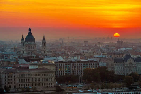 Budapest Hungría Hermoso Amanecer Dorado Sobre Budapest Con Basílica San — Foto de Stock