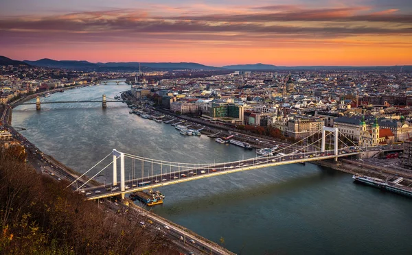 Budapest Magyarország Elisabeth Bridge Erzsébet Híd Széchenyi Lánchíd Egy Szép — Stock Fotó