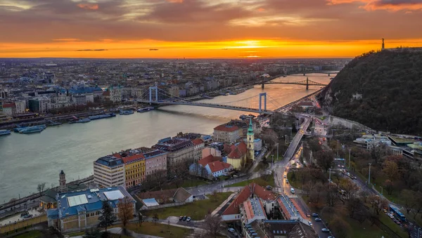 Budapeszt Węgry Golden Sunrise Budapeszt Most Elżbiety Liberty Bridge Statua — Zdjęcie stockowe