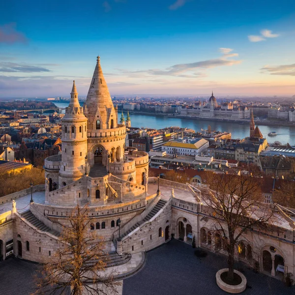 Budapeszt Węgry Głównej Wieży Dunaju Słynnej Promenady Fisherman Bastion Halaszbastya — Zdjęcie stockowe