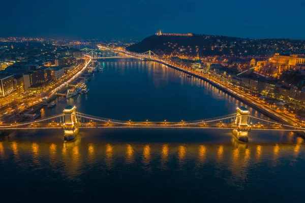 Budapest Ungern Antenn Stadssilhuetten Budapest Blå Timmen Med Belysta Szechenyi — Stockfoto