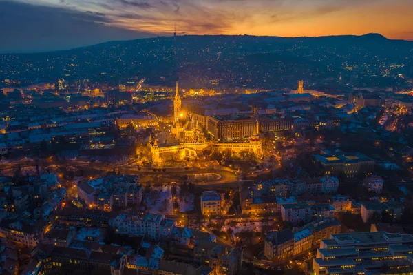 Budapest Hongrie Vue Aérienne Bastion Des Pêcheurs Illuminé Halaszbastya Église — Photo