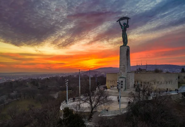 Budapeszt Węgry Widok Lotu Ptaka Węgierski Statua Wolności Wzgórzami Buda — Zdjęcie stockowe