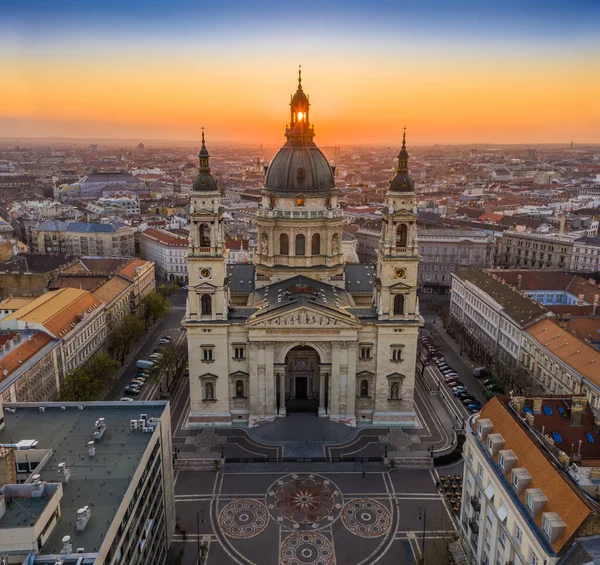 Budapest Hongarije Luchtfoto Van Beroemde Stephen Basiliek Ochtend Met Gouden — Stockfoto