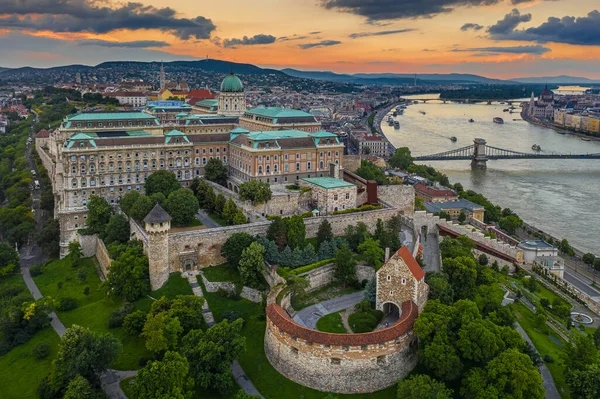 Budapest Magyarország Légköri Kilátás Budai Várra Királyi Palota Mátyás Templommal — Stock Fotó