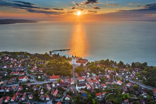 Tihany Macaristan Tihany Manastırı Nın Tihany Manastırı Güzel Renkli Gökyüzü — Stok fotoğraf