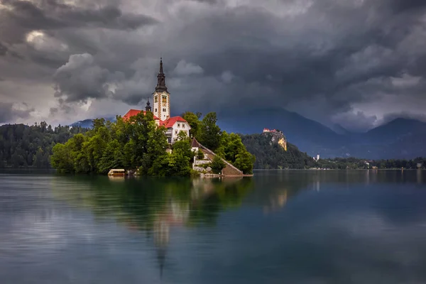 Bled Szlovénia Gyönyörű Felhős Reggel Bled Tónál Blejsko Jezero Zarándoklati — Stock Fotó