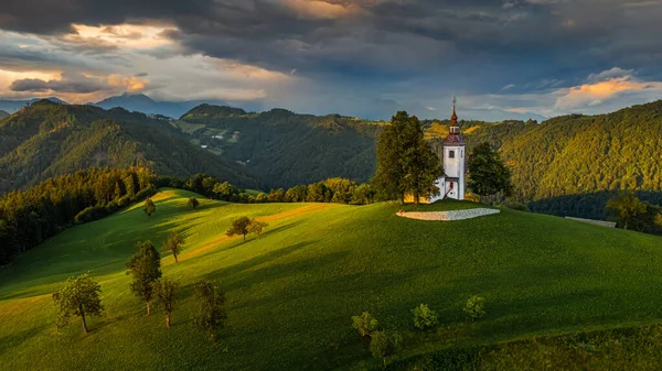 Skofja Loka Slovenia Veduta Aerea Della Bellissima Chiesa Collinare Sveti — Foto Stock