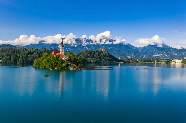 Bled Slovinsko Jezero Bled Blejsko Jezero Poutním Kostelem Nanebevzetí Panny — Stock fotografie