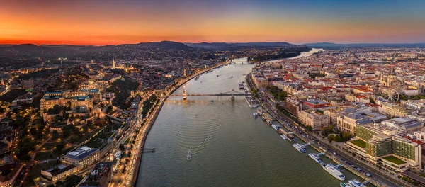 匈牙利布达佩斯 以Szechenyi链大桥 Buda Castle Royal Palace和St Stephen Basilica和Parliament为背景的布达佩斯全景空中全景 时间混合 害虫的一面在白天 — 图库照片