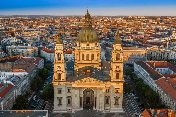 Budapest Magyarország Légi Felvétel Gyönyörű Szent István Bazilikáról Naplementekor Meleg — Stock Fotó