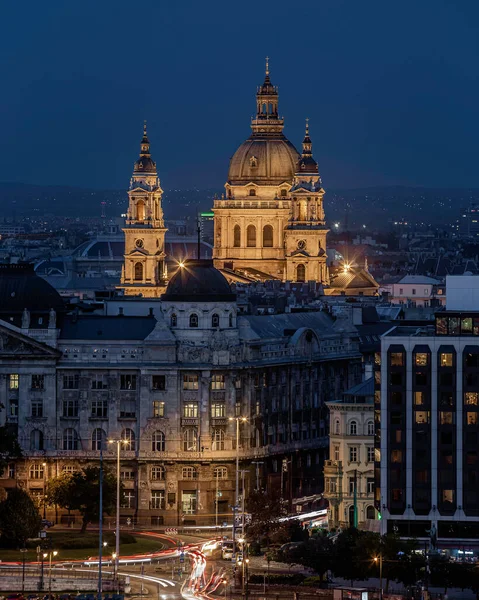 Budapest Hungría Hermosa Basílica San Esteban Iluminada Hora Azul —  Fotos de Stock