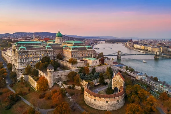 Boedapest Hongarije Uitzicht Het Prachtige Koninklijk Paleis Van Boeda Schemering — Stockfoto