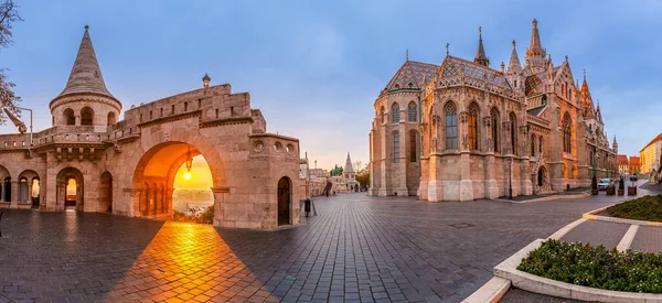 Budapest Hungría Vista Panorámica Puerta Norte Del Bastión Los Pescadores — Foto de Stock