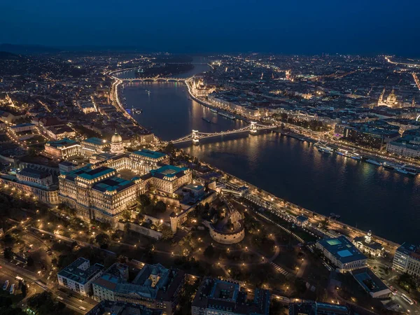 Budapeste Hungria Vista Aérea Drones Iluminado Palácio Real Castelo Buda — Fotografia de Stock