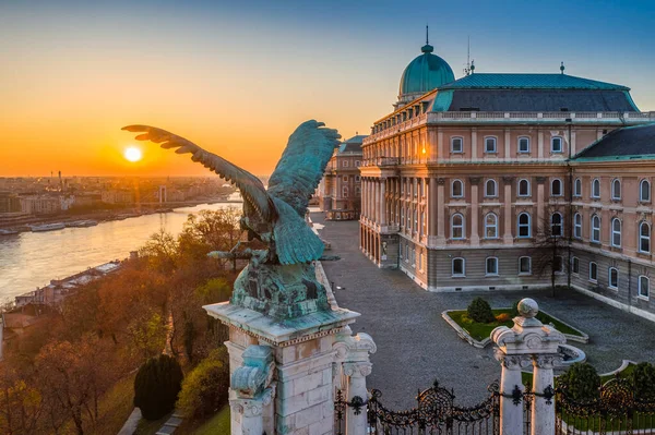 Будапешт Угорщина Повітряний Вид Королівського Палацу Буди Осінній Схід Сонця — стокове фото