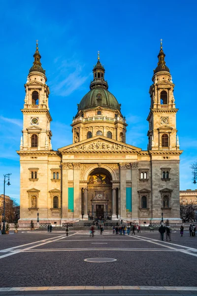 Budapest Magyarország Meleg Színek Szent István Bazilikán Naplementekor Tiszta Kék — Stock Fotó