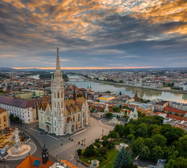 Budapest Magyarország Légi Drón Kilátás Gyönyörű Mátyás Templomra Reggel Halászbástyával — Stock Fotó