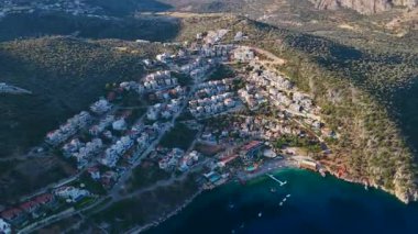 Sabahın erken saatlerinde sakin bir kasabada