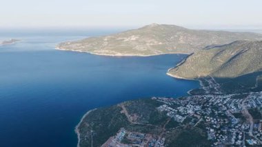 Drone sabah ışığının güzelliğini yakalar