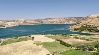 Fırat yeni yol yapısı altında akıyor