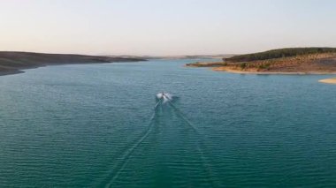 Jet ski maceracıları Türkiye 'nin doğusunda eski nehir yollarını keşfediyorlar.