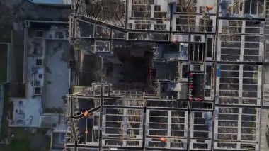 Mühendisler, yeni yapılar Akdeniz tarafından şekillendikçe hassasiyeti sağlıyorlar..