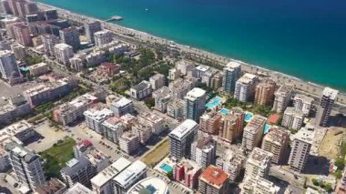 Cam balkonlu ve deniz manzaralı modern daireler..