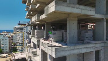 Kulelerde etkin cepheli konut inşaatı.