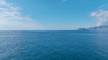 Hava göstergeleri denizden toplanan ağları gösteriyor.