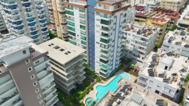 Çocuk altyapısı olan kıyı dairelerinin havadan çekilmiş görüntüleri..