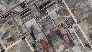 İnsansız hava aracı yapısal takviye faaliyetlerini kaydediyor.