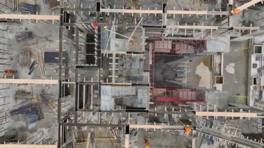 Mürettebat takviye ve taze çimentoyla ilgileniyor..