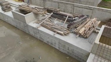 Doğrudan yüksek katlara pompalanan çimento.