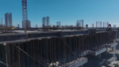 İHA 'ya göre iskelet yükseliyor.