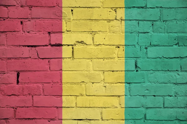 Прапор Гвінеї Намалював Старий Цегляна Стіна — стокове фото
