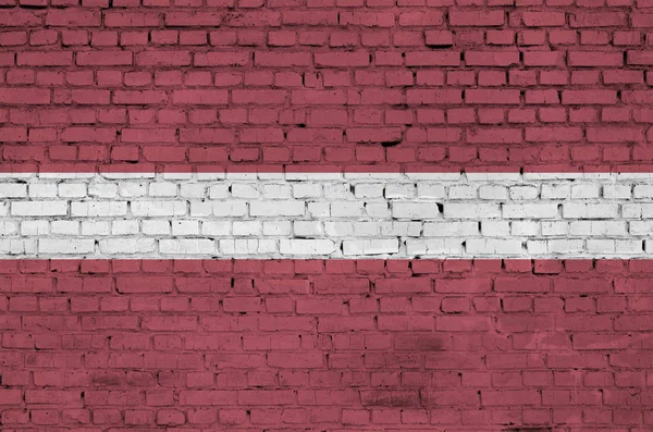 Bandeira Letónia Pintada Uma Parede Tijolo Velho — Fotografia de Stock