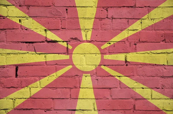 Makedonská Vlajka Vymalována Starou Cihlovou Zeď — Stock fotografie
