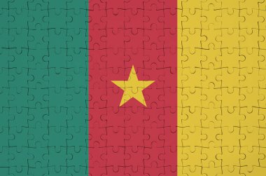 Kamerun bayrağı katlanmış bir bulmaca tasvir