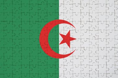 Cezayir bayrağı katlanmış bir bulmaca tasvir