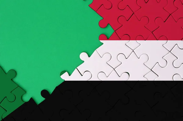 Флаг Судана Изображен Готовой Головоломке Бесплатной Зеленой Копией Левой Стороне — стоковое фото