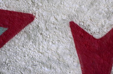 Sokak sanatı. Krom ve kırmızı tonlarında renkli grafiti resmi bir parçasının arka plan görüntü.