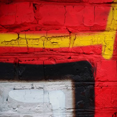 Sokak sanatı. Krom ve kırmızı tonlarında renkli grafiti resmi bir parçasının arka plan görüntü.