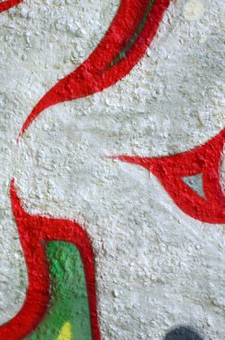 Sokak sanatı. Krom ve kırmızı tonlarında renkli grafiti resmi bir parçasının arka plan görüntü.