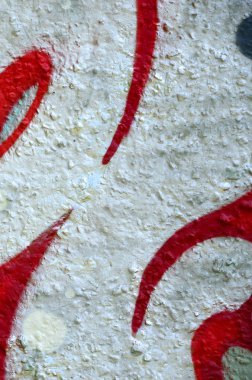 Sokak sanatı. Krom ve kırmızı tonlarında renkli grafiti resmi bir parçasının arka plan görüntü.