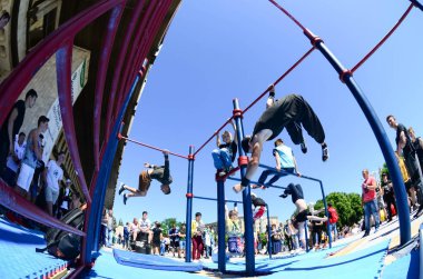 Kharkiv, Ukrayna - 27 Mayıs, 2018: Street egzersiz gösterisi sırasında sokak Kültür Festivali.