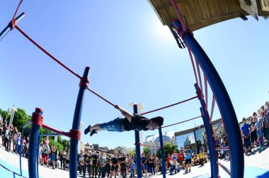 Kharkiv, Ukrayna - 27 Mayıs, 2018: Street egzersiz gösterisi sırasında sokak Kültür Festivali.